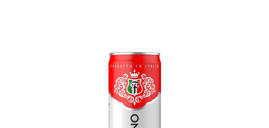 Can of La Regina Fragolino Rosso